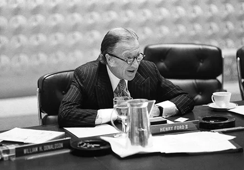After his father and grandfather pass away, Henry Ford II, Edsel’s eldest son, assumes foundation leadership. Their bequests turn Ford into the world’s largest foundation.