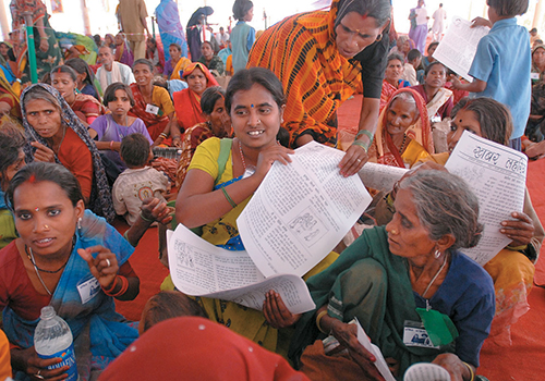 "Khabar Lahariya," a local weekly newspaper, is produced and distributed by newly-literate women in the Bundelkhand district of Uttar Pradesh in northern India. [Photo: AMI VITALE/NIRANTAR]